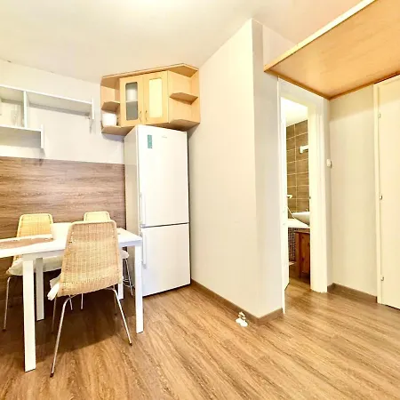Apartament T27 *